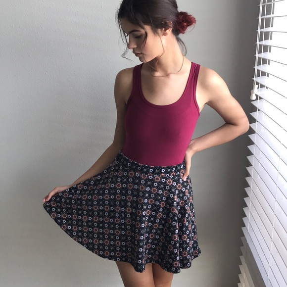 Black floral Circle Skirt - Picture 2 of 3